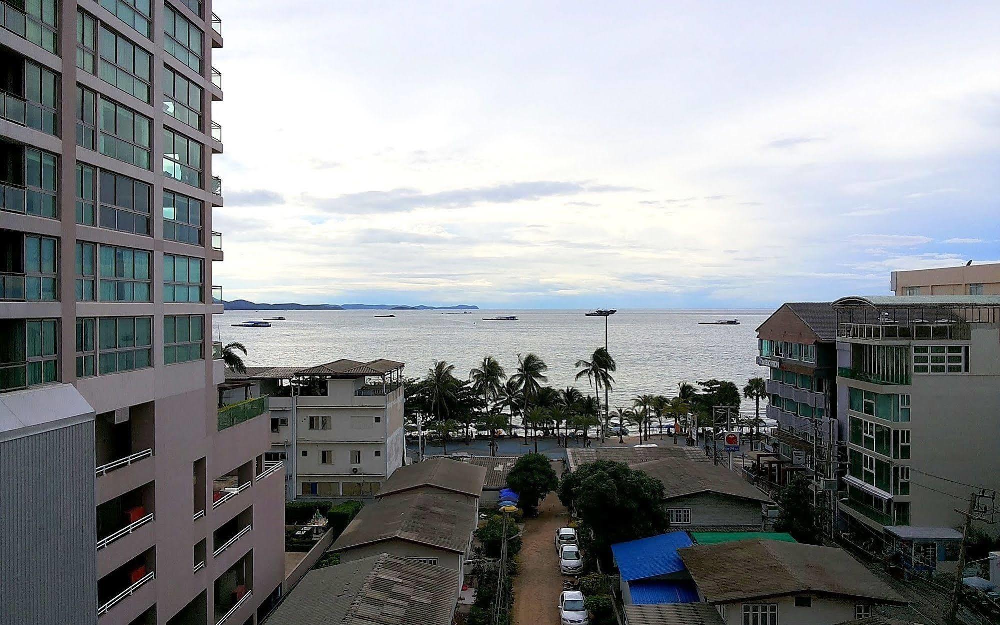 Mike Beach Resort Pattaya Exterior foto